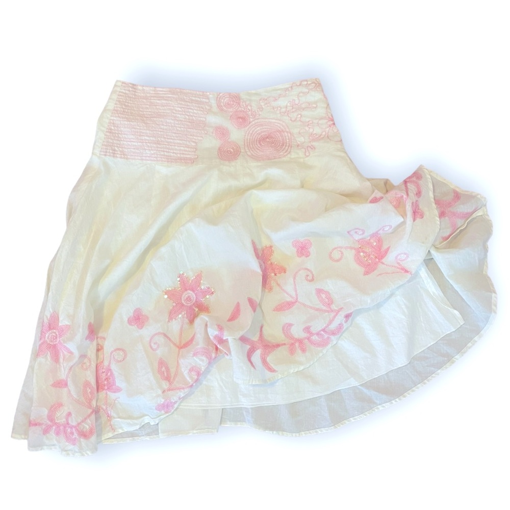 Drop waist Miss Me white skirt with pink sequin & embroidery detail. Size small.
